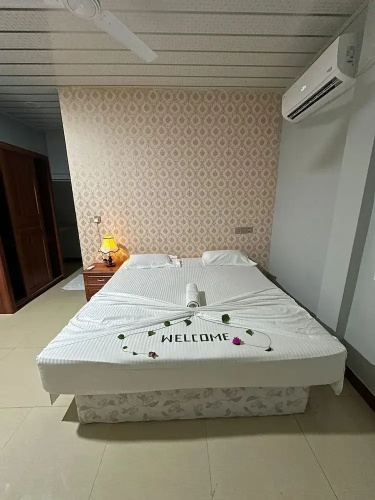 NikainnHimandhoo