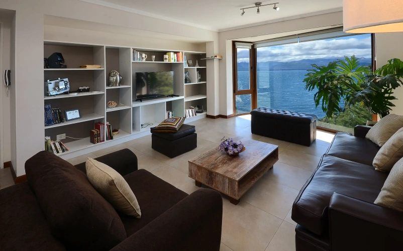 2 Bedrooms Apartment with lake view