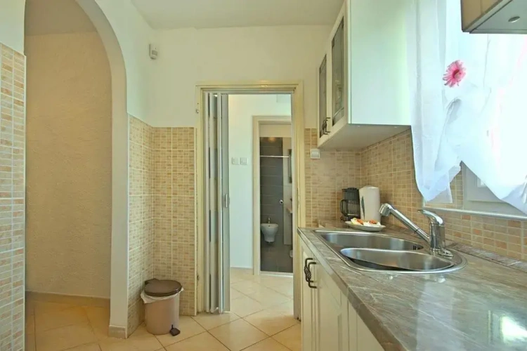 3 Bedrooms Cottage