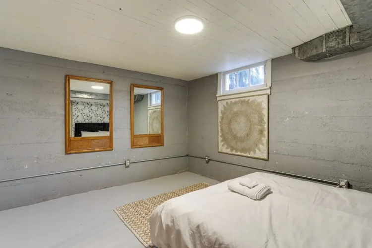 Quaint Studio w/ Sauna: 5 Mi to Space Needle