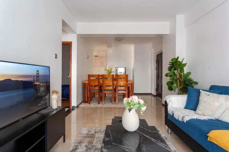 Relaxing, 3bdr with king bed & free parking