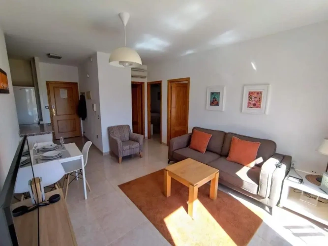 2 Bedrooms Apartment