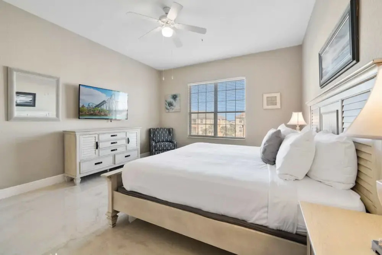 4804 Cayview Avenue #401