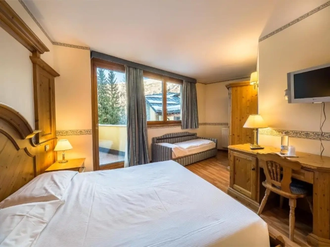 Triple room