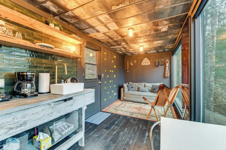 Secluded Red River Gorge Cabin w/ Rooftop Deck!