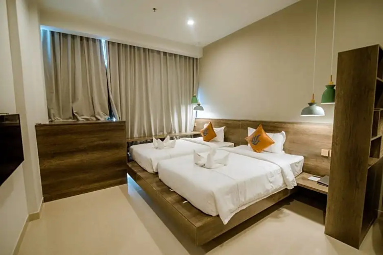 Wooden Maple Hotel