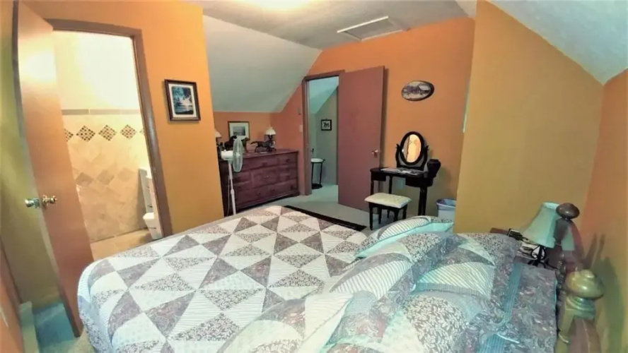 A_lazy_river_cabin