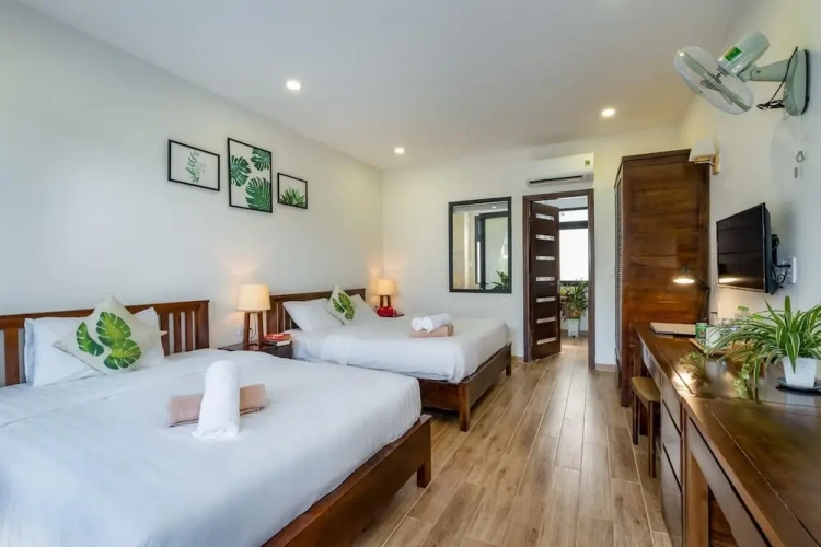 Standard Twin room with balcony and with garden view