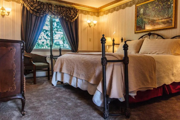 Frisco Lodge