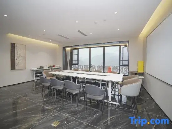 Yibin Ruijing Boutique Hotel (Sanjiangkou CBD · Changjiang Mansion Branch)
