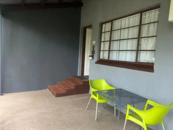 Room-busa House Self-catering Unit