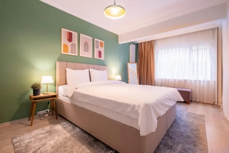 Home With Private Garden Close to Osmanbey Metro