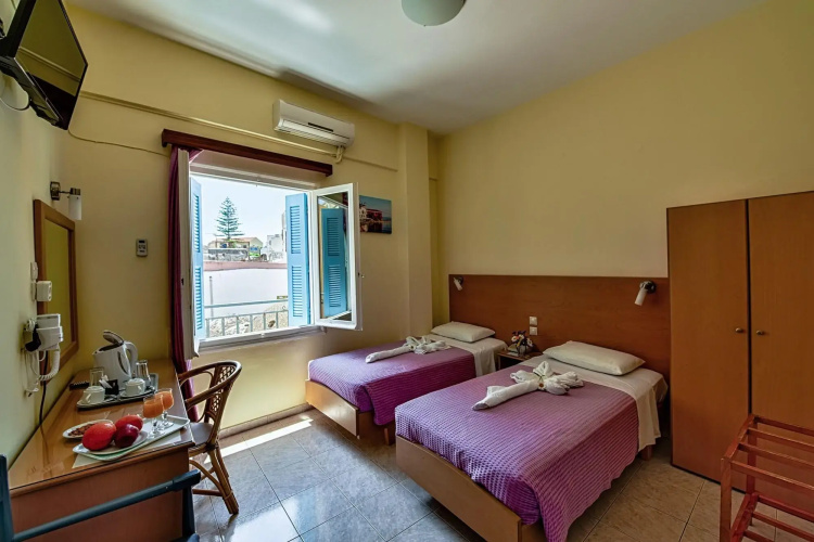 Lucia Hotel