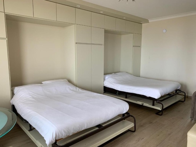 3 Bedrooms Apartment