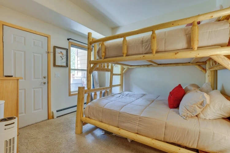 3 Bedrooms Apartment