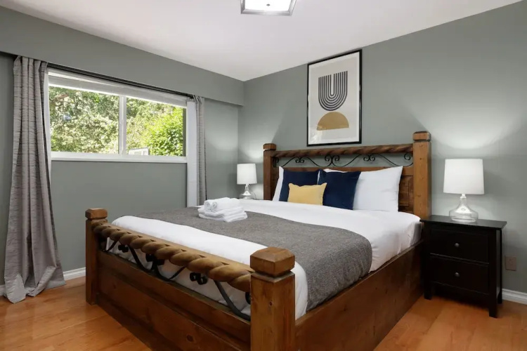 981 Bayview Dr