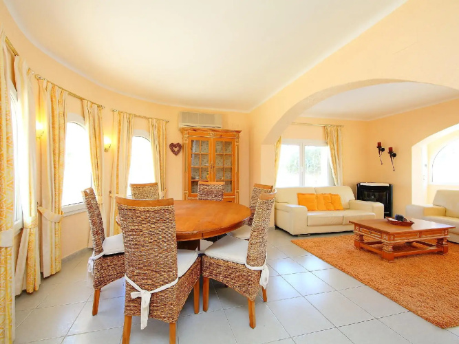 Requesens 166 - Three Bedroom