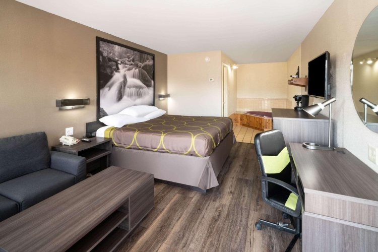 Deluxe Double Basement Suite
