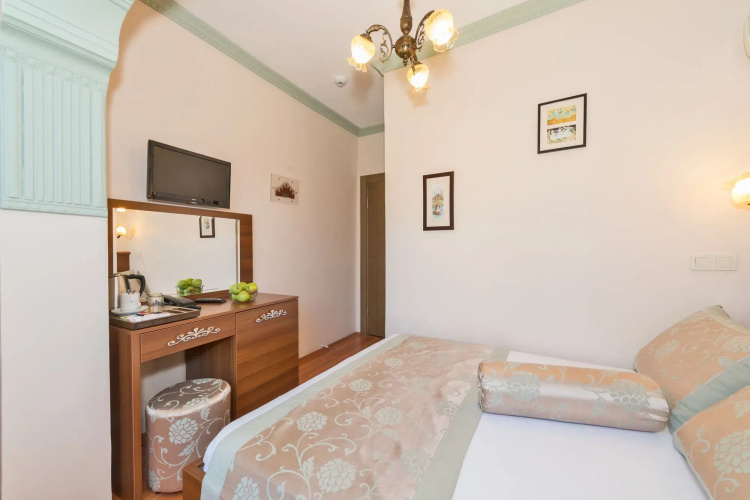Lamp Hotel