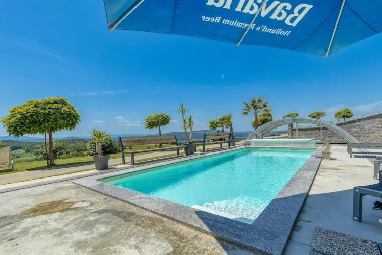 Pool & Whirlpool Art Villas