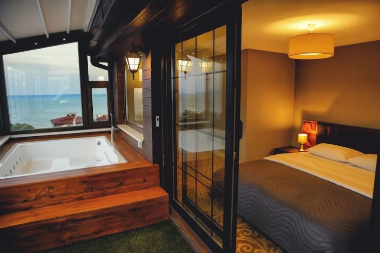 Suite with balcony