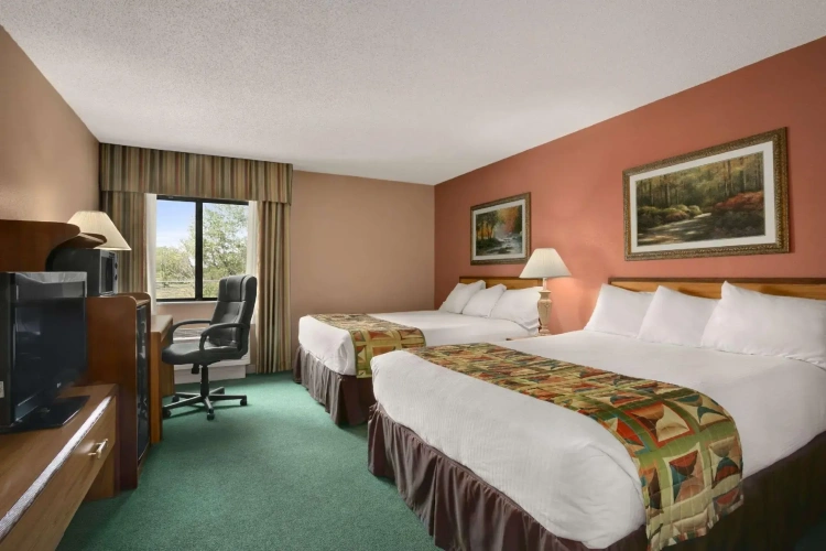 Standard Quadruple room