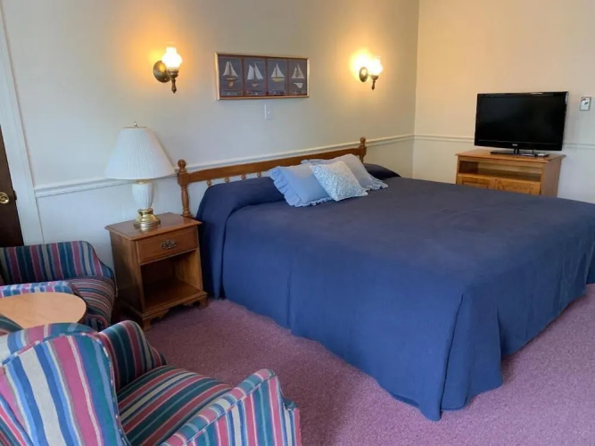 Holiday House Inn