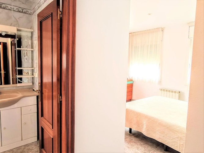 5 Bedrooms Cottage