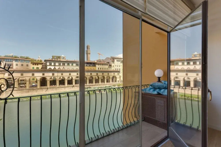 Ponte Vecchio Balcony