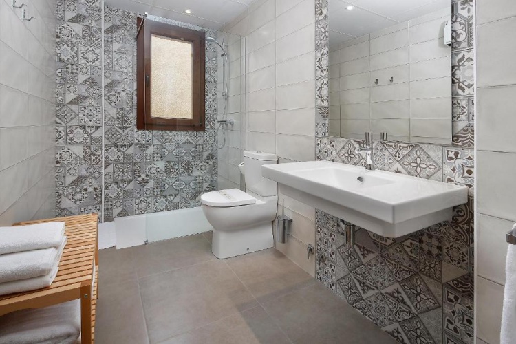 3 Bedrooms Apartment