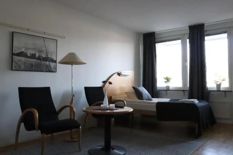 4 Bedrooms Apartment