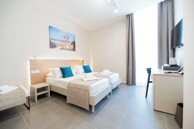 Standard Triple room