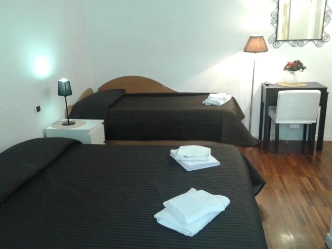 Standard Triple room