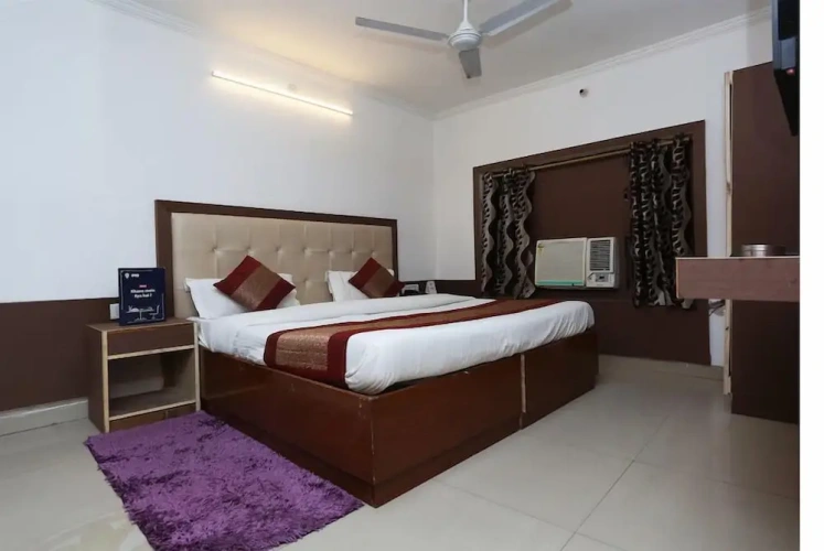 Deluxe Double room with city view
