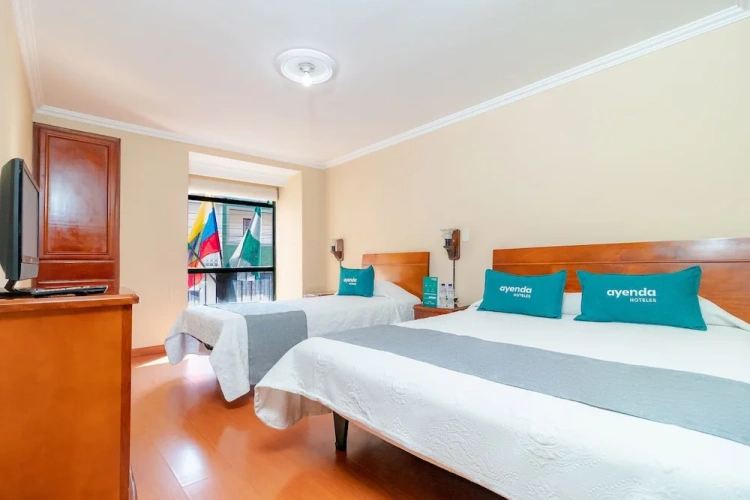 Standard Triple room