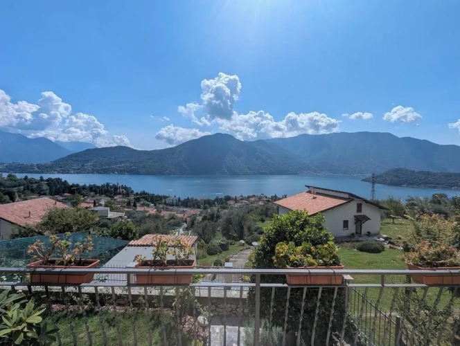 Deluxe Double room with balcony and with lake view