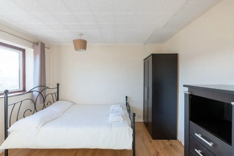 Compton Lodge 5-bedroom house