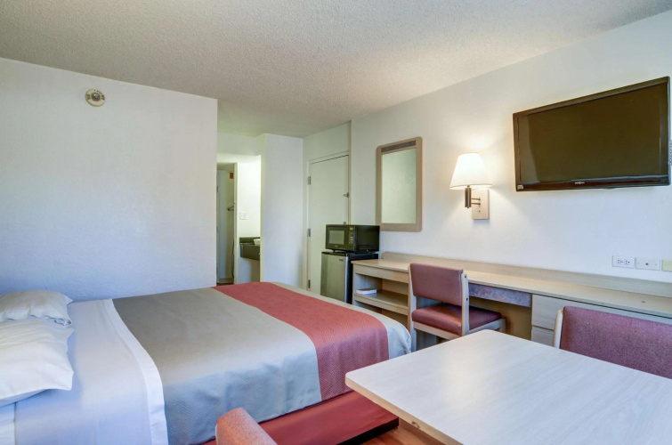 Motel 6 Denver South - South Tech Center photo 7