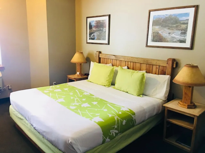 Boulder Creek Inn