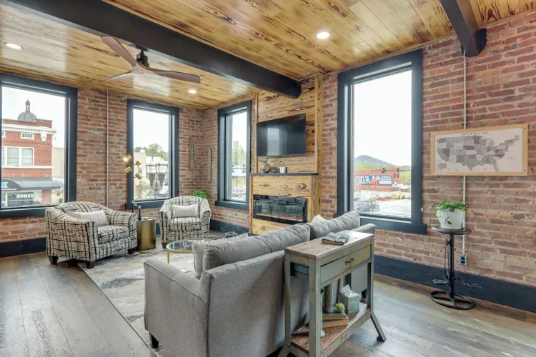 Luxurious Downtown Murphy Vacation Rental Loft!