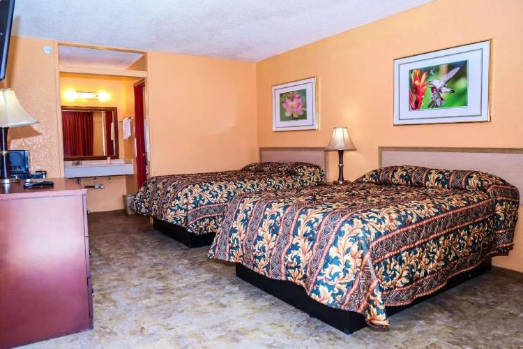 Standard Quadruple room