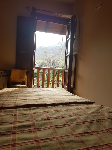 1 Bedroom Apartment with mountain view