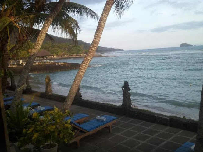 Anom Beach Inn Bungalows