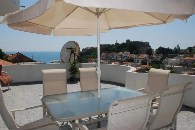 2 Bedrooms Apartment with balcony