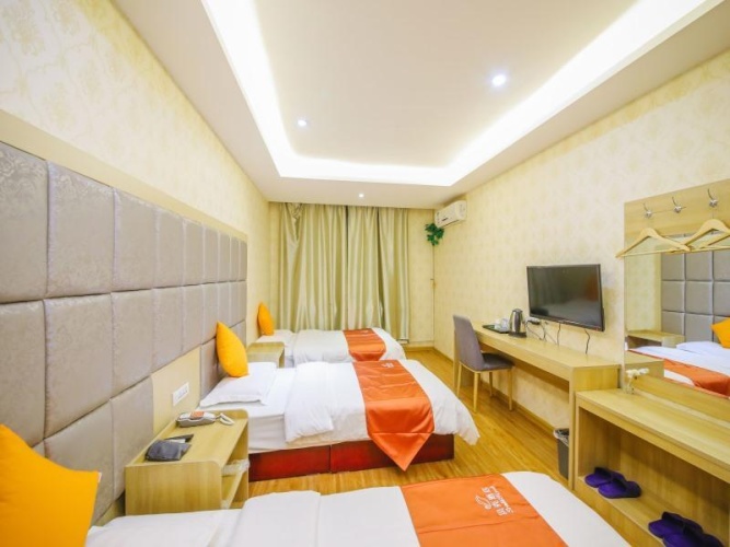 Standard Triple room