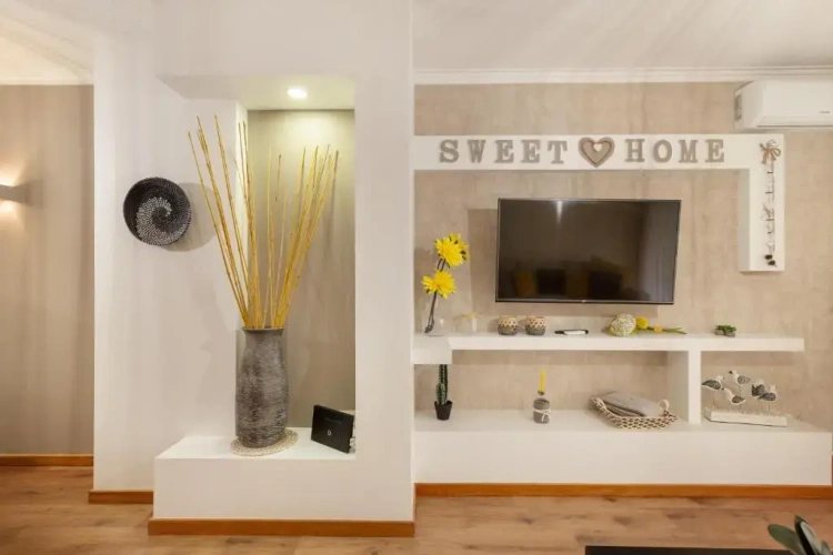2 Bedrooms Apartment