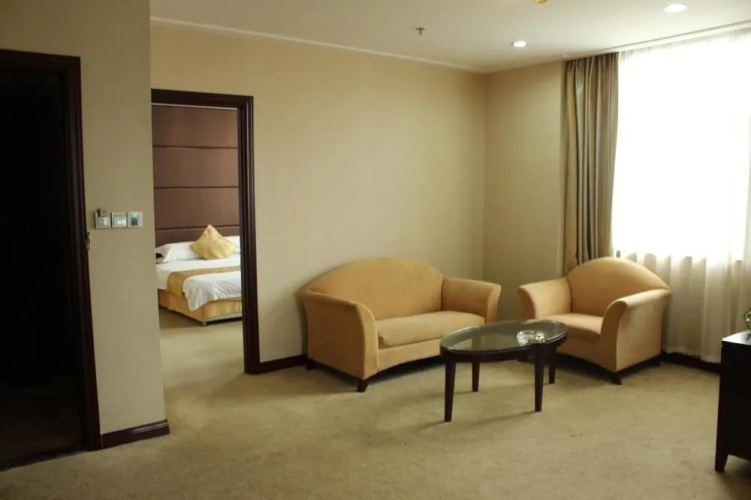 Jingjiang Fenghe Hotel