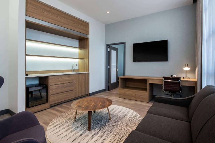 Wingate by Wyndham Long Island City photo 7