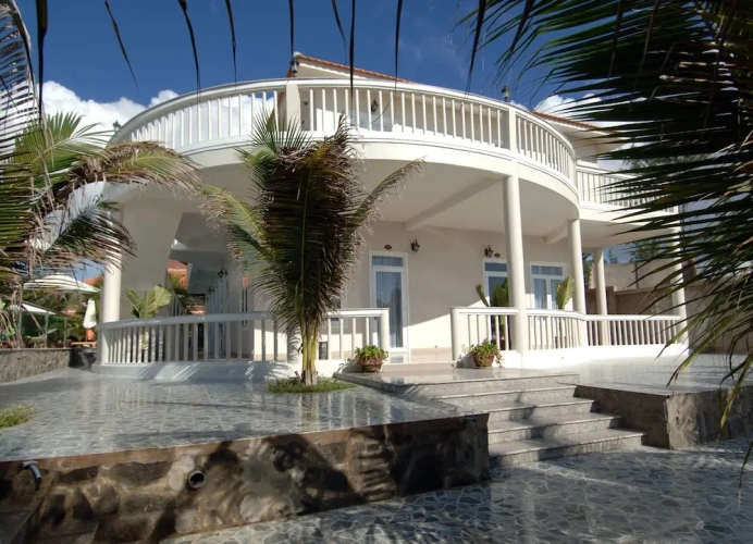 Superior room with balcony and with garden view