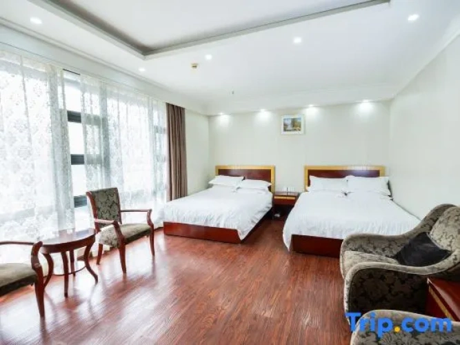 Deluxe Suite